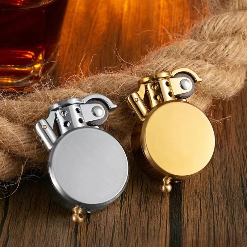 

Новая круглая керосиновая зажигалка в стиле ретро, креативная металлическая ветрозащитная зажигалка с пламенем, Золотая и серебряная масляная зажигалка, аксессуары для курения, инструмент