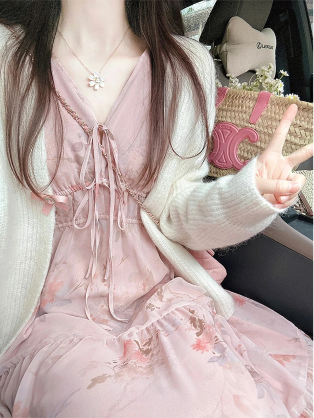 Pure Elegant Pink Floral V-neck Dress Classic Style