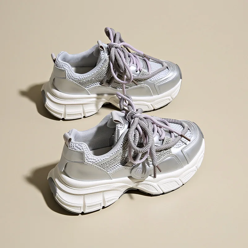 Zapatillas de deporte de suela gruesa de malla transpirable para mujer, zapatos deportivos informales ligeros y versátiles de estilo veraniego que aumentan la altura