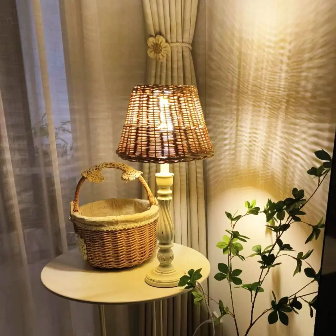 Imagem -02 - Japonês Rattan Woven Table Lamp Retro Bedside Lamp Desktop Decoração País Francês