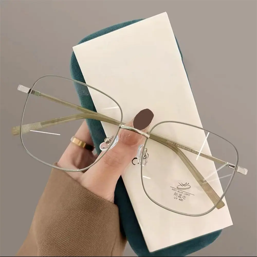 Lunettes anti-UV à rayons bleus pour femmes et hommes, lunettes à grande monture en métal ultra-léger, soins de la vision, lunettes de myopie, mode