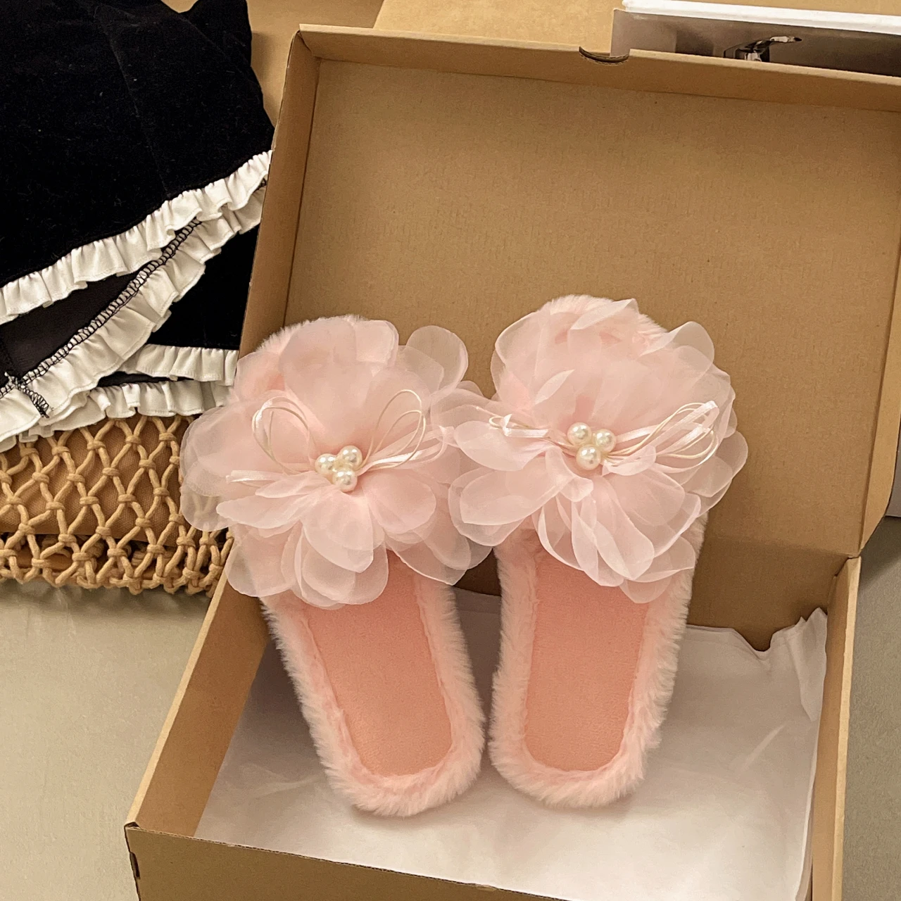 Autumn and Winter Fairy-styleFuzzy Slippers with An Amazing Vibe, Big Flowers,Thick-soled Cotton Slippers for Outdoor Plush Wear - view 4