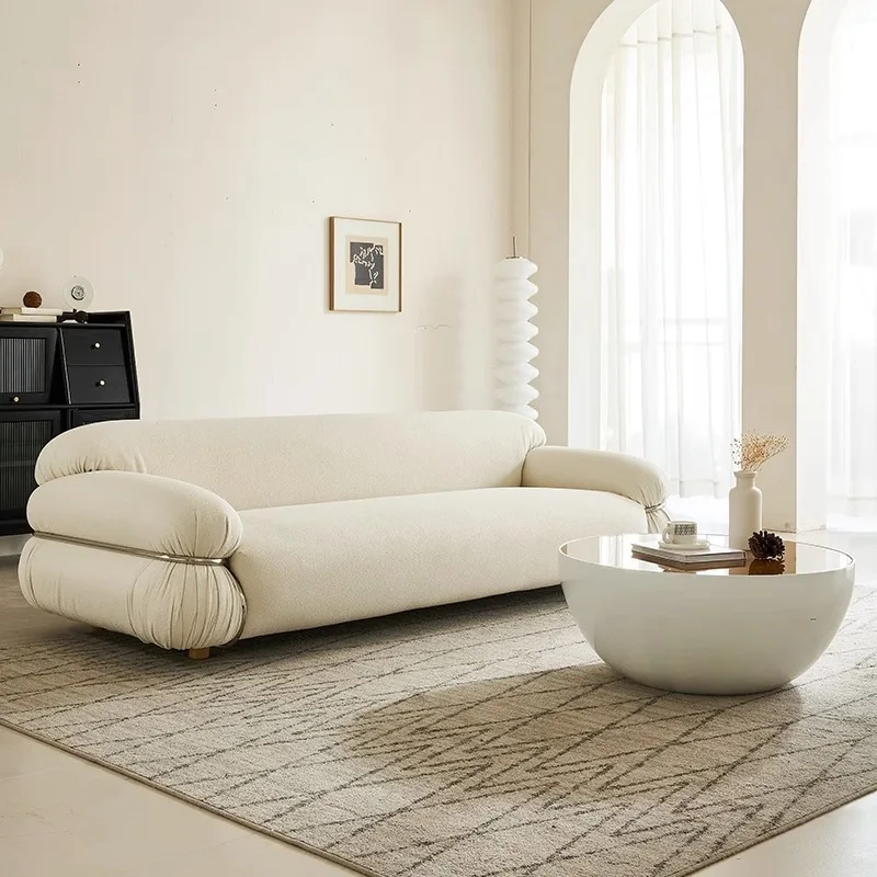 Canapé minimaliste italien, canapé blanc à rangée droite en cuir pour trois personnes, design rétro médiéval, léger et luxueux