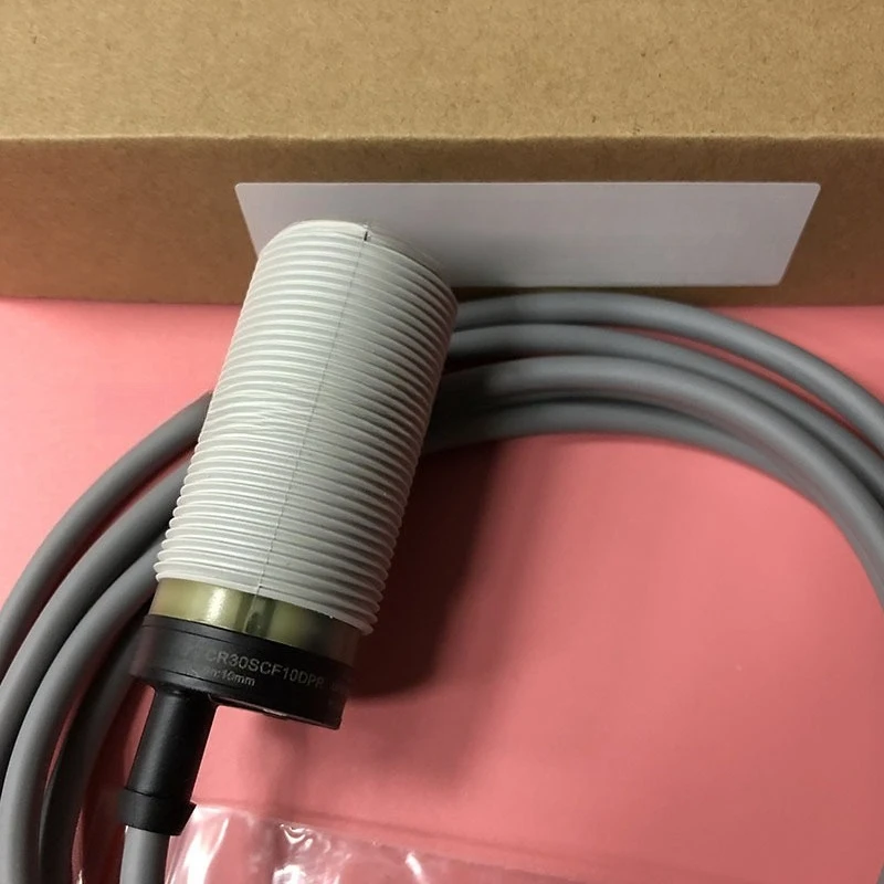 

Бесконтактный переключатель CR30SCF10DPR Подлинный оригинал