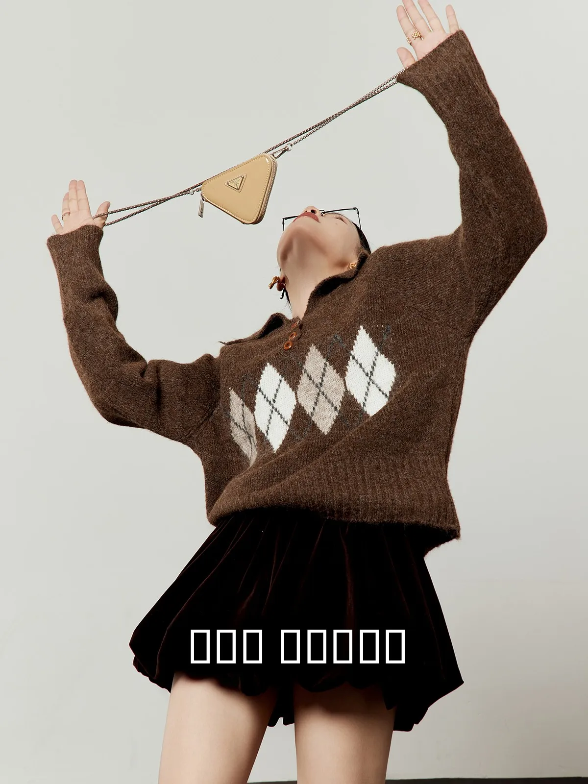 

Осенне-зимний свободный вязаный свитер в стиле ретро для женщин: модный трикотаж с ромбовидным узором для повседневной носки