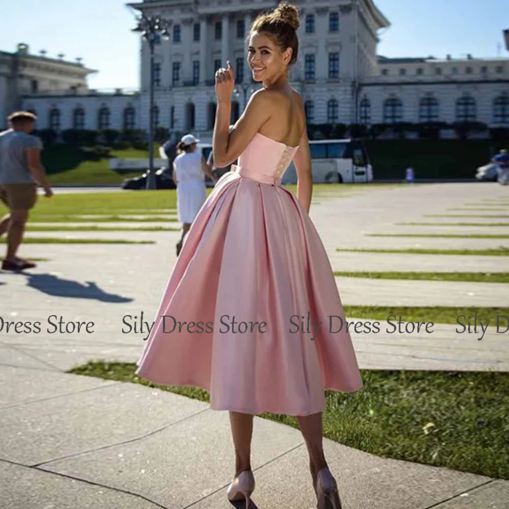 فساتين لحفلات الكوكتيل النسائية الرسمية 2025 فستان عيد ميلاد من الساتان على شكل حرف a وردي على شكل قلب وحزام برباط وجيب مكشكش فساتين لحضور الحفلات الموسيقية #2