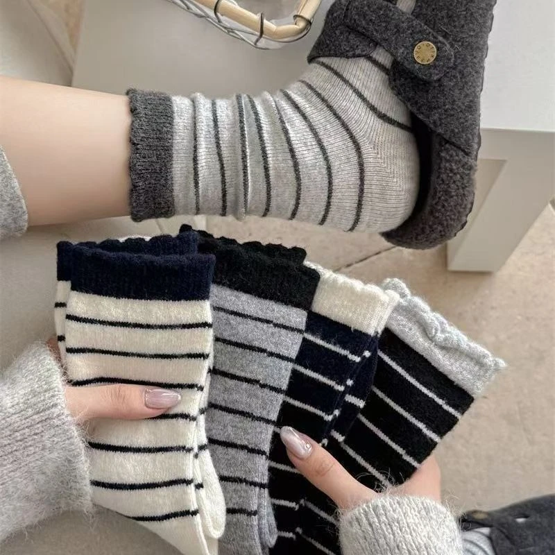 

1/5/10 Pairs Women Autumn Winter Striped Mid Tube Socks Sweet College Style Fashionable Soft Comfortable Thick Warm Casual Socks