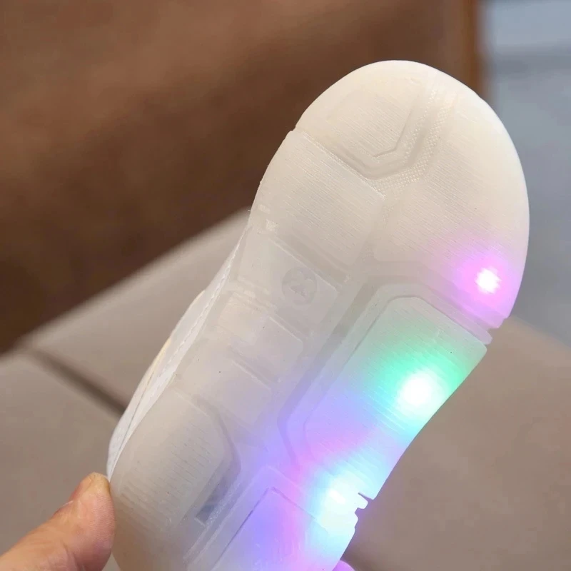 Zapatos clásicos con iluminación LED para bebé, zapatillas de tenis infantiles brillantes de alta calidad, novedad de 2024