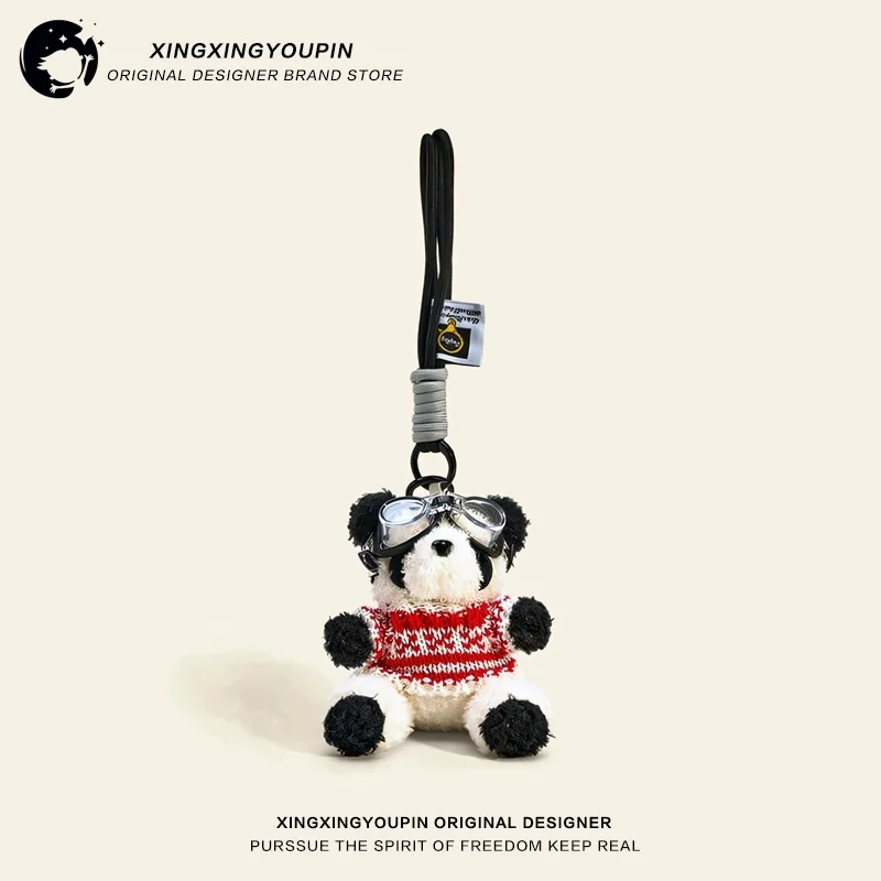 Disponibile - Ciondolo Zaino Peluche Panda Rosso Pilota 2026 - Portachiavi Creativo, Regalo Perfetto per le Feste