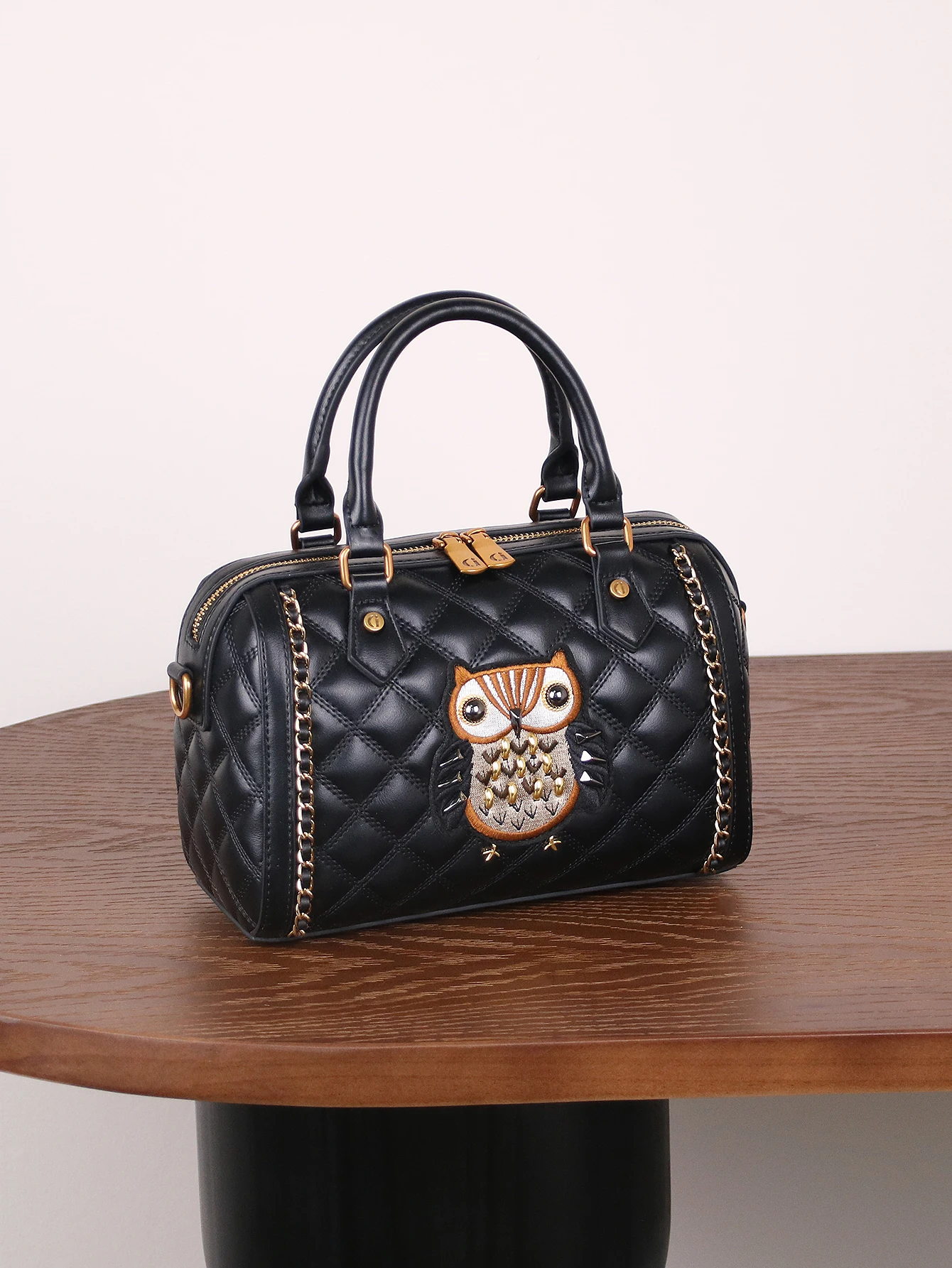 

Fashion new autumn/winter 2025 ladies handbag elegant and versatile retro Boston pillow bag advanced texture heavy industry embr