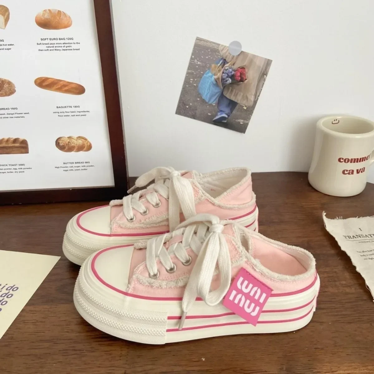 أحذية رياضية نسائية ذات اتجاهين شرابة أحذية ذات نعل سميك نعل ناعم قابلة للتنفس أحذية غير رسمية مناسبة للارتداء اليومي طوال الموسم