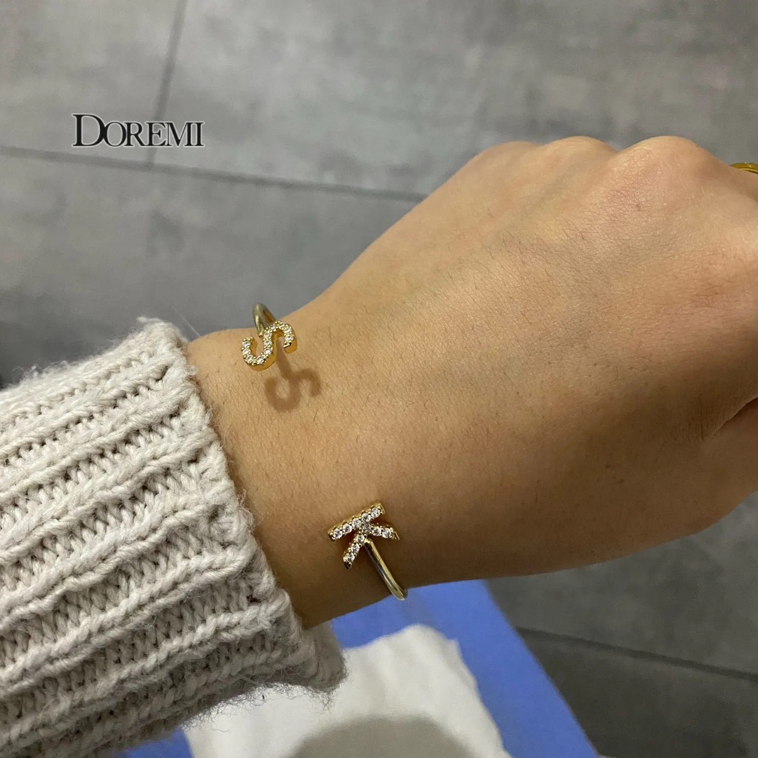 

Браслет с буквами DOREMI на заказ, детский браслет с цирконием для уникальной установки ювелирных изделий на манжетах, размер для детей и взрослых
