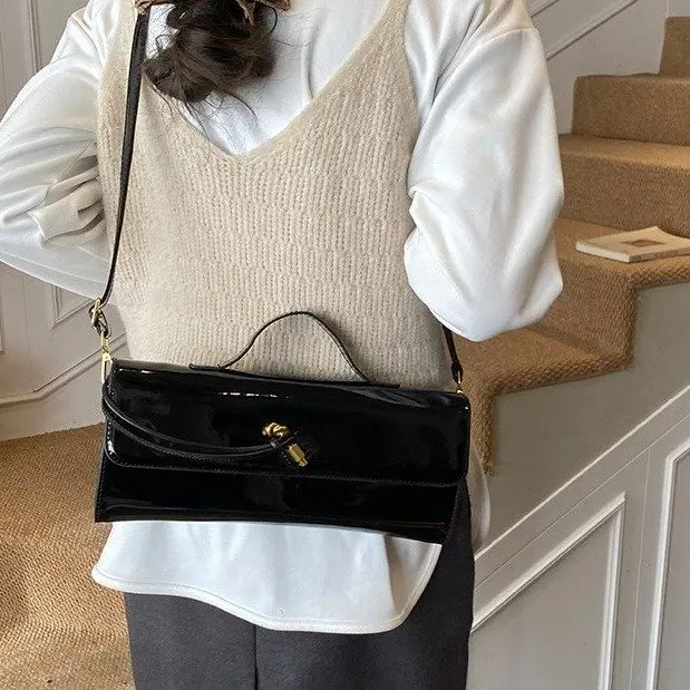 classic-trendy-leather-diaper-bags-for-women-chic-vintage-shoulder-bag-simple-commuter-bag-solid-color-designer