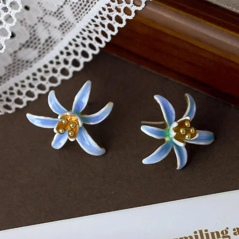 2024 Newfashion Fairy Style Rural Series Hand-painted Cornflower Blue Flower Enamel Light Luxury Autumn Winter Jewelry for Women