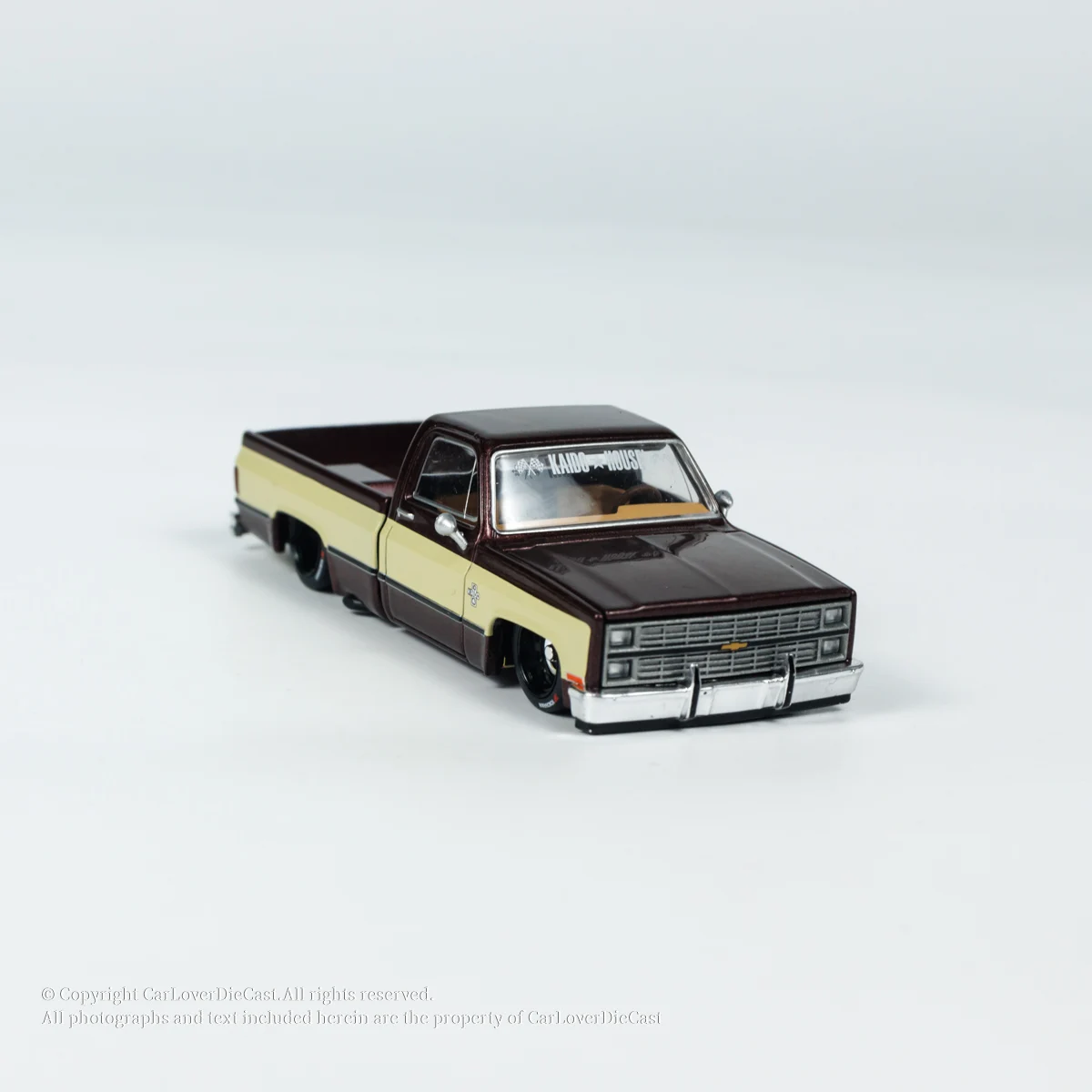 Kaido House + MINIGT 1:64 Chev rolet Silverado KAIDO Vintage Spec V1 Model car