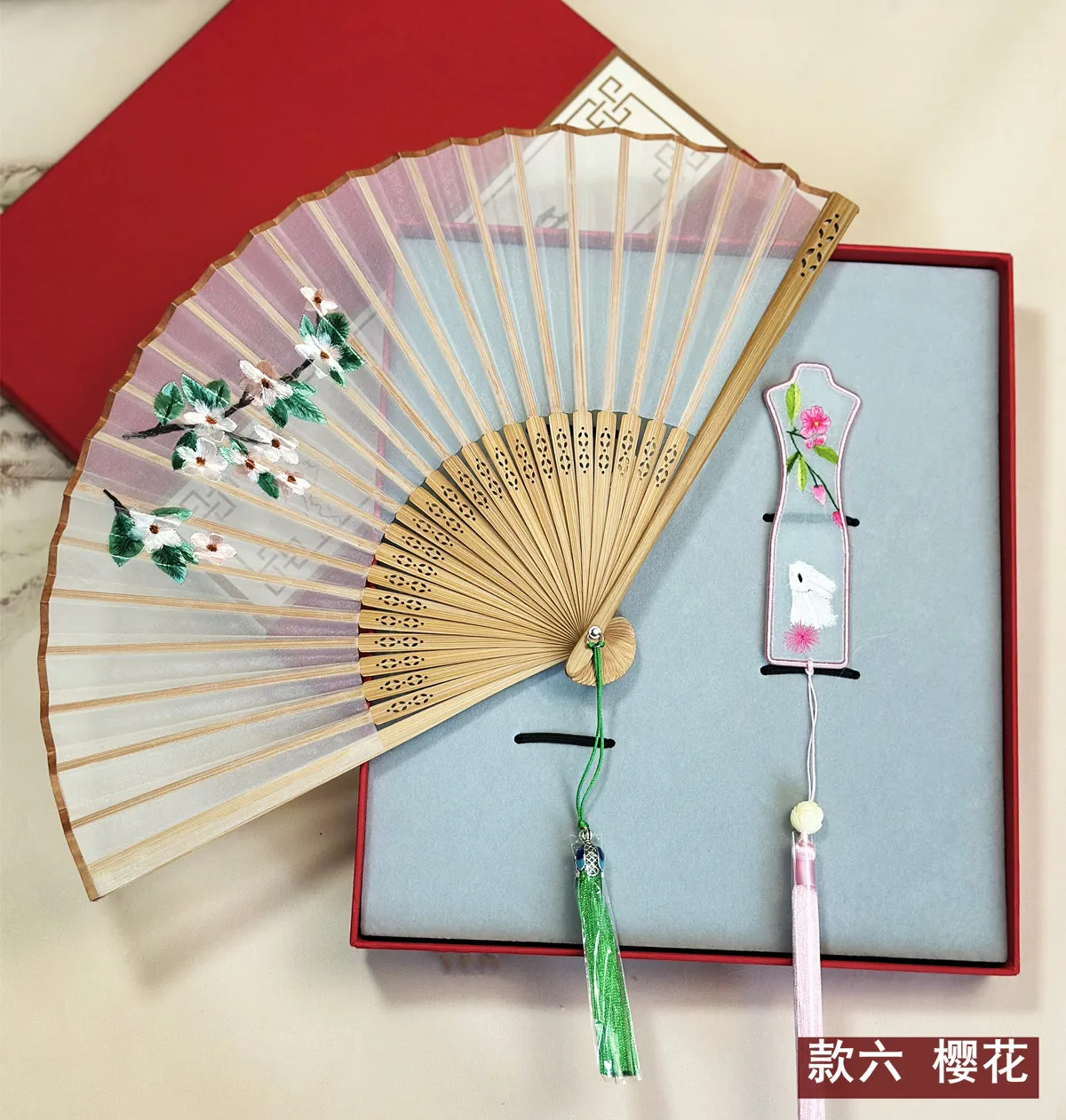 Folding Fan Handmade Embroidery Chinese Fan Wedding Hand Fan Dance Lovers Fans Home Daily Hand Fan Summer Outdoor Essential Fan