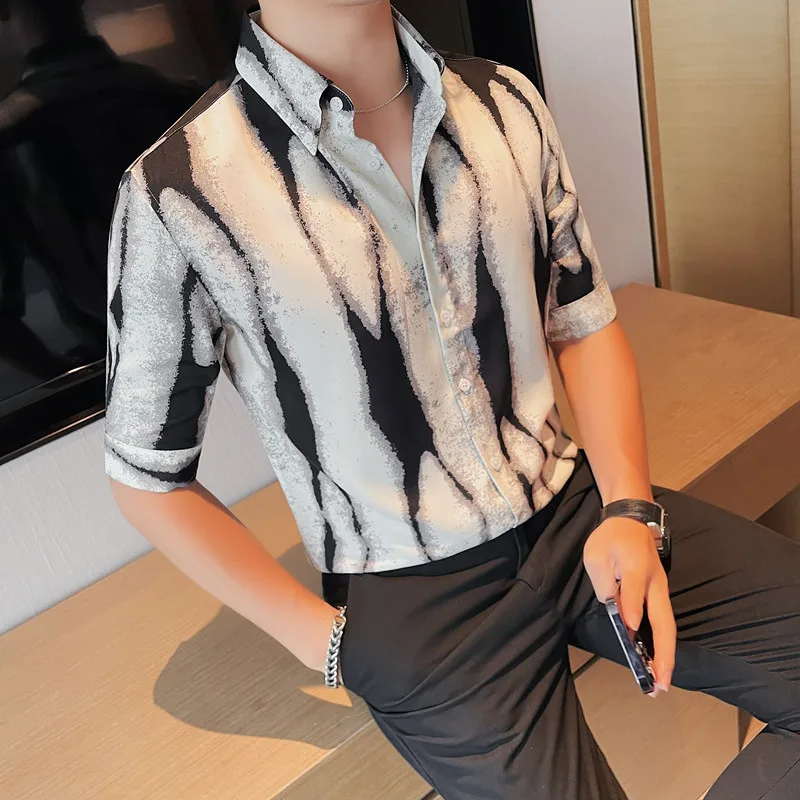 

Men's mid sleeved shirt trendy casual and handsome quarter sleeved summer printed shirt 2024 new model