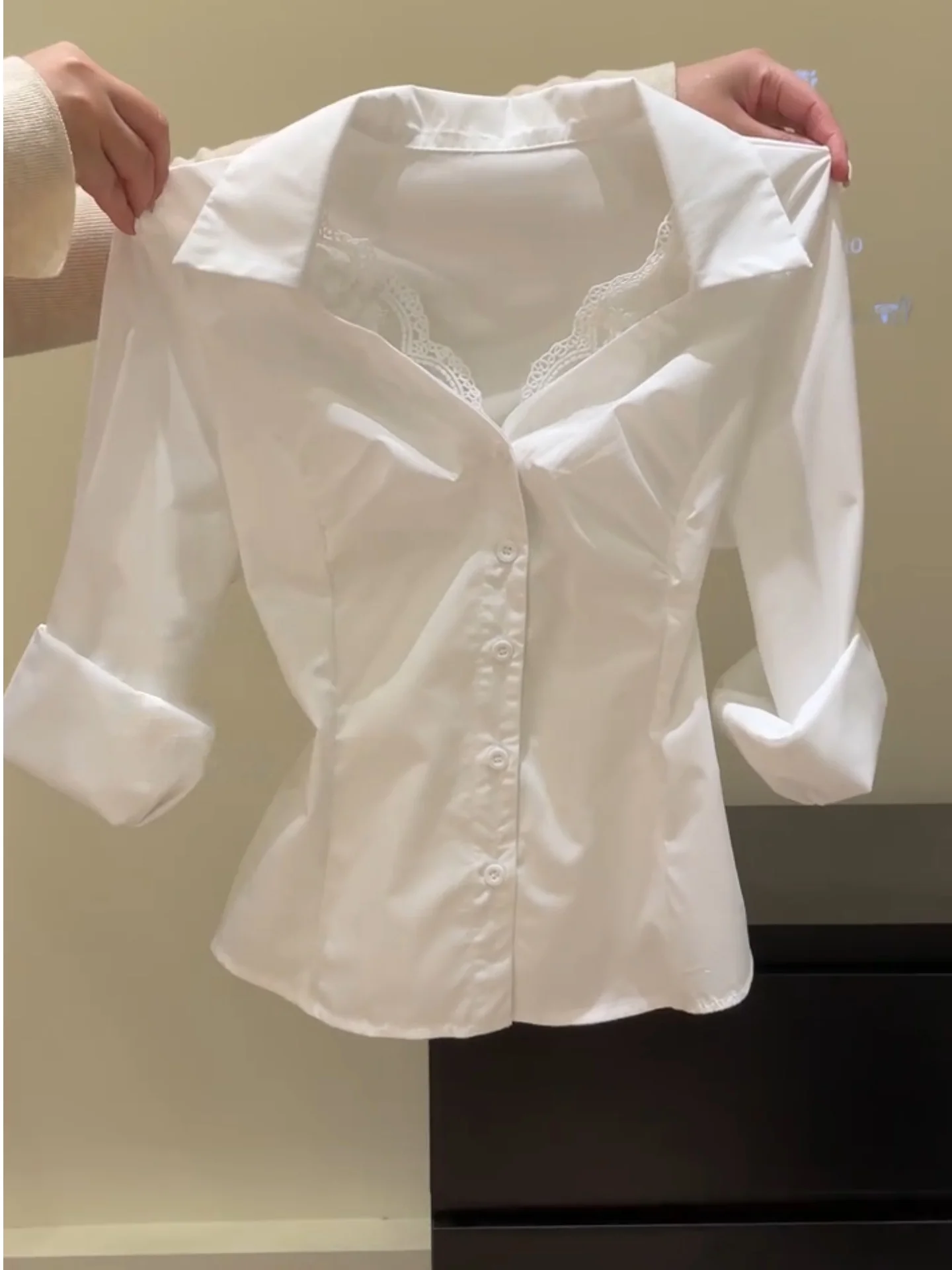 

Ele White Lace Splice V-ne Long Sve irt Women's Turn-down Collar Waist-cinching Slimming Commute Sle Top