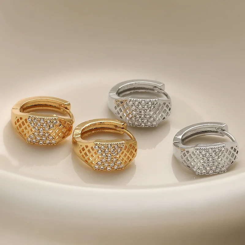 

Fashion Retro Real Gold Plated Zircon Geometric Stud Earrings for Women Unique Personality Versatile Earrings