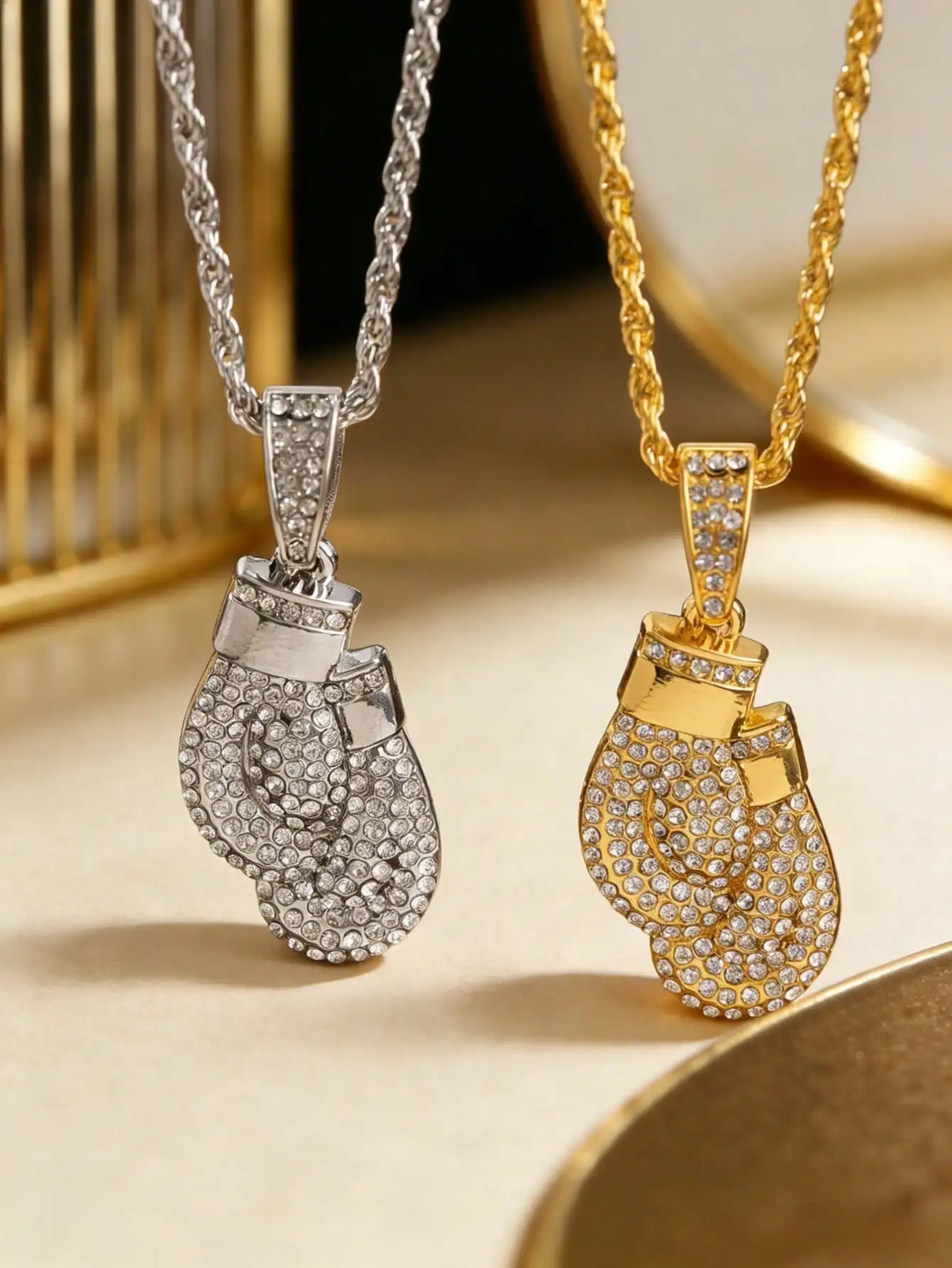 1 pc of fashionable and versatile hip-hop style boxing glove pendant necklace, suitable for street outings and daily casual wear
