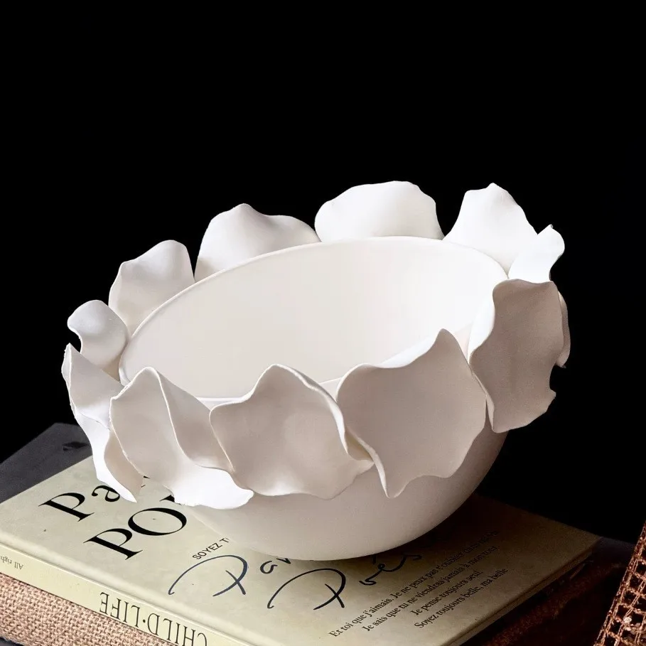 Medieval original petal monologue, handmade ceramics vase light luxury high-end living room ornament