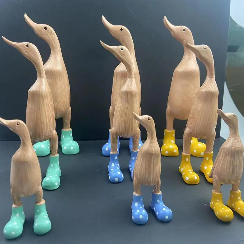 Escultura de pato portátil de diseño único, botas de Wellies manchadas, estatuilla de pato de resina, estatua multiusos para patio de fiesta, interior y exterior