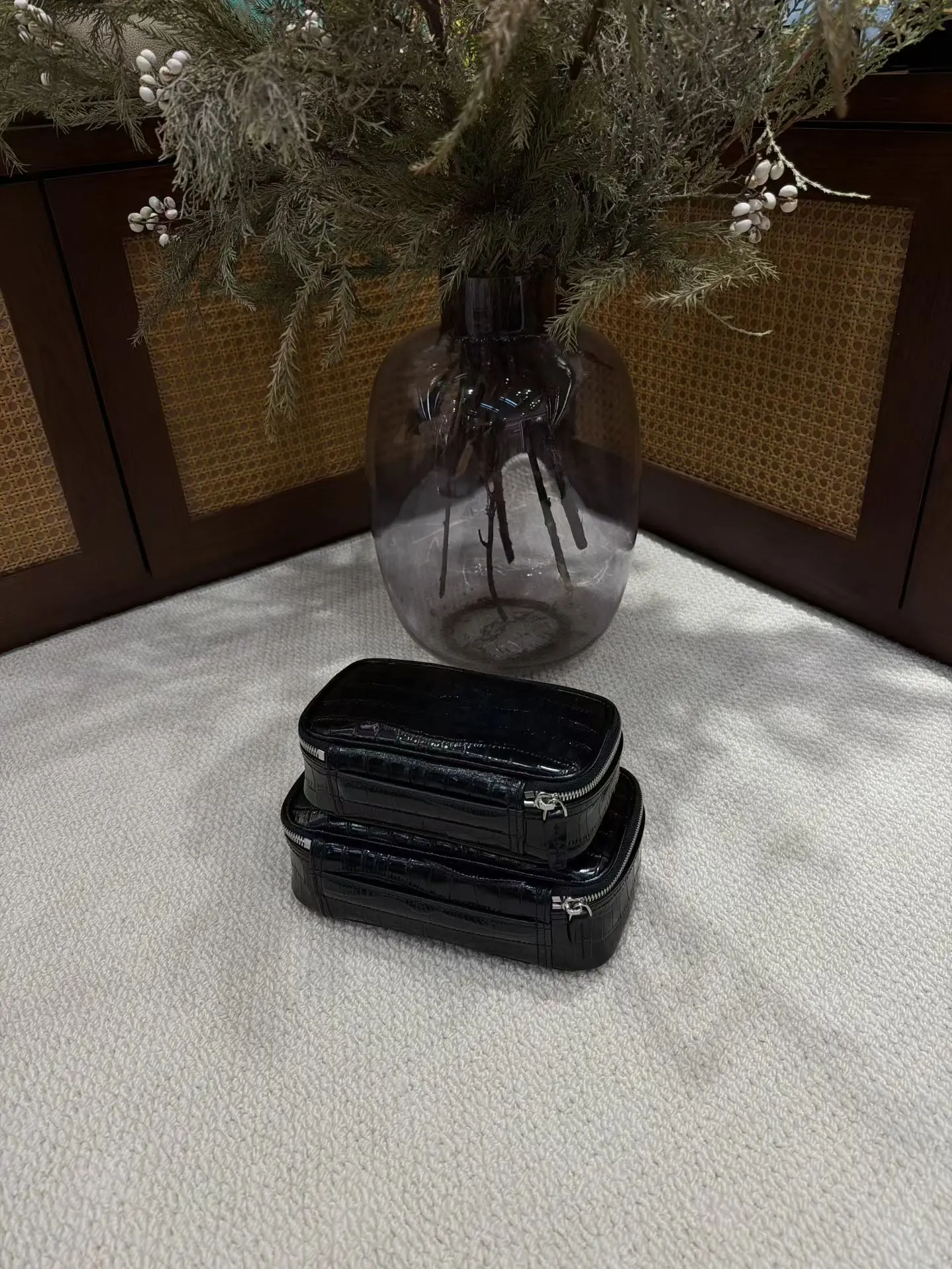 Krokodil-Geprägte Leder Mini-Kosmetiktasche Toilettenartikel-Organizer Tragbare Kosmetiktasche in Verschiedenen Farben und Größen Erhältlich – Detail 25