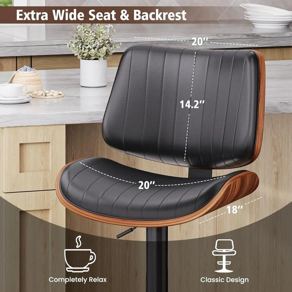 زوج من مقاعد البار الدوارة المصنوعة من الجلد الأسود مع ظهور من خشب Bentwood لجزيرة المطبخ أو العداد