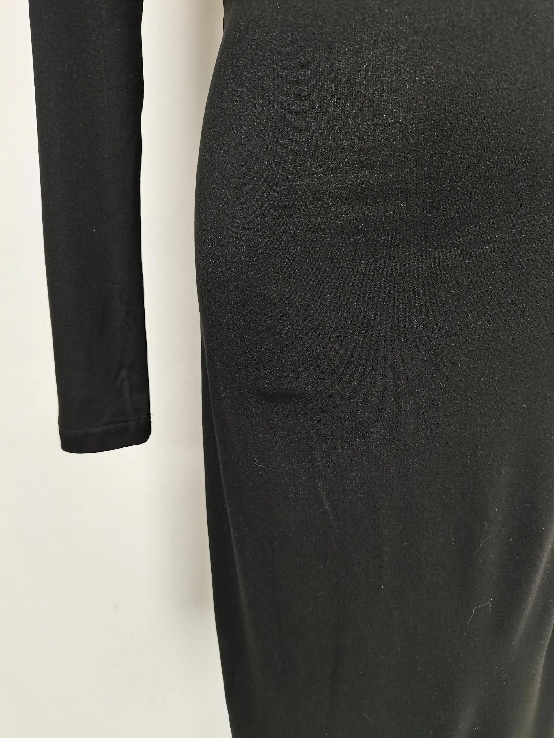 TWOTWINSTYLE Black Turtleneck Backless Maxi Dresses Female Long Sleeve Slimming Minimalist High End Style for Luxury Cocktails