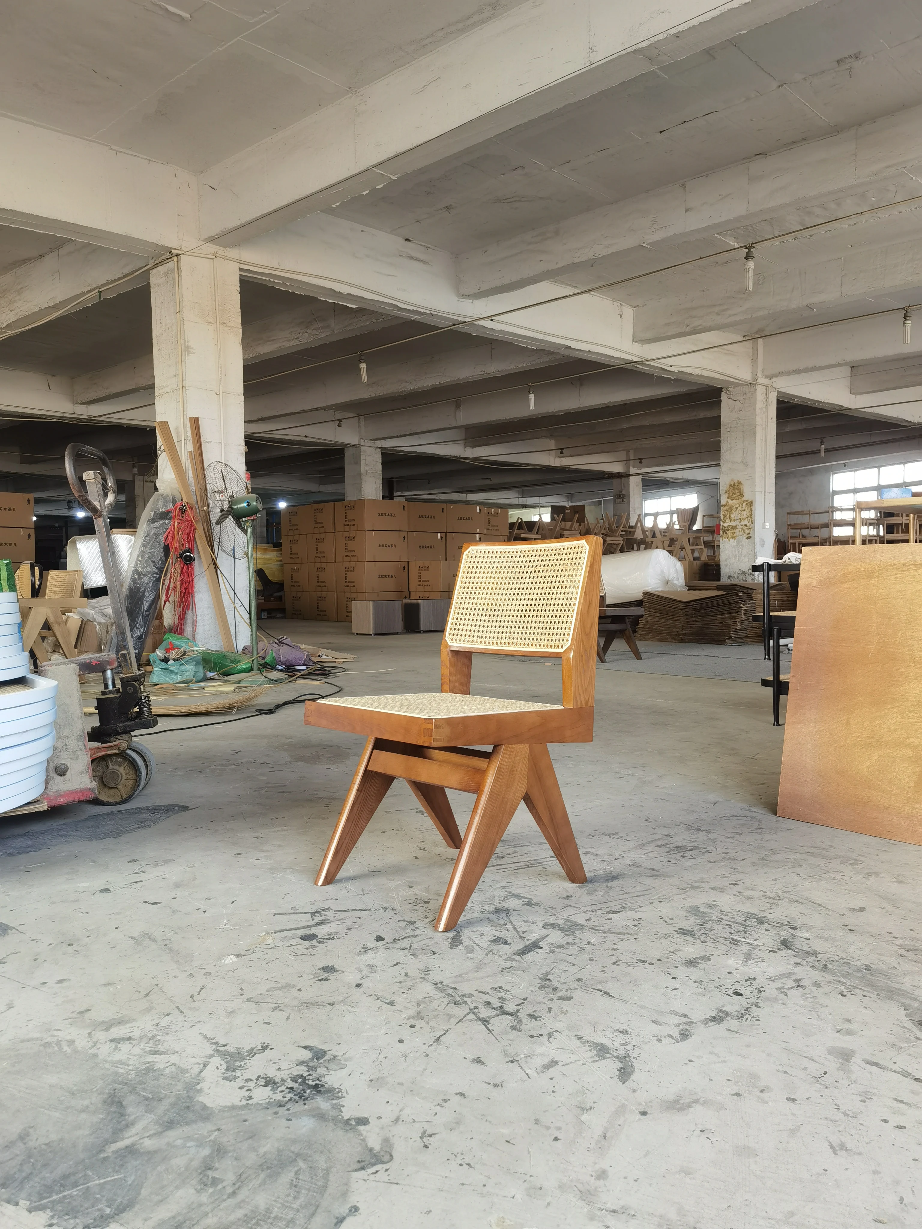 مخصص الشمال فندق مقهى الراقية كراسي مطعم أسود بني اللون قصب كراسي تناول الطعام الخشبية