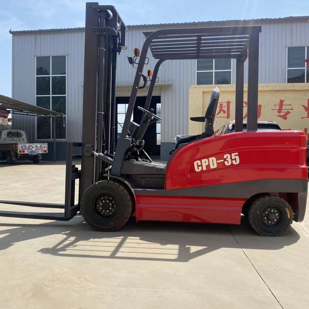 Good Price 4 Wheeled Lifter Stacker Forklift 48V Motor Electric Forklift Truck Forklift Electric 3Ton For Sale