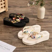 Femmes tongs été mode plage plate-forme pantoufles décontracté extérieur sandales à talons compensés été femmes chaussures 2025 3