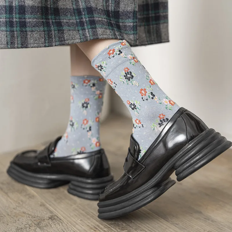 Autumn Winter Women Socks Ethnic Floral Embossment Kawaii Cute Socks Women Korean Fashion Harajuku Vintage Streetwear Long Socks