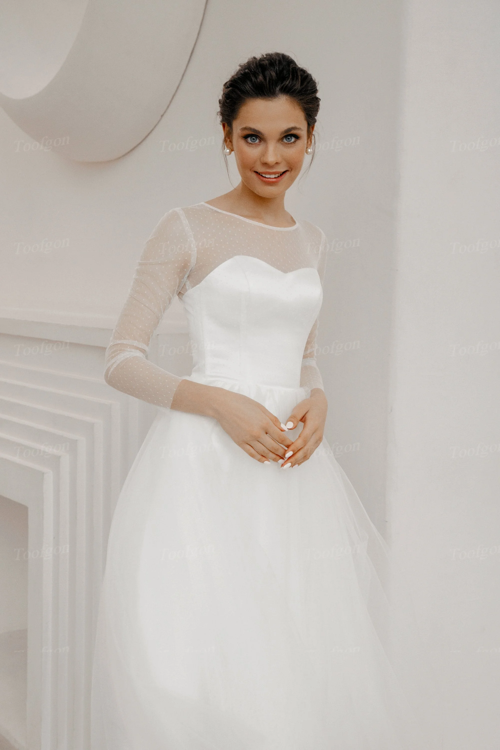 Toofgon A Line Tulle Short Bride Wedding Dresses Scoop Long Sleeves Buttons Women Bridal Wedding Gowns Photoshoot Customized