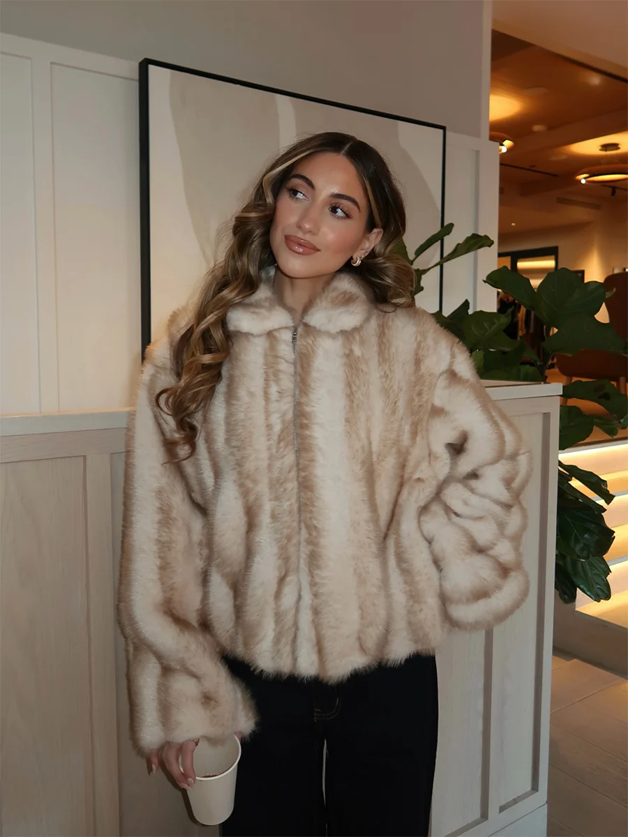 Manteau court bouffant en faus - Vintage Fashion Bloggers avis et prix
