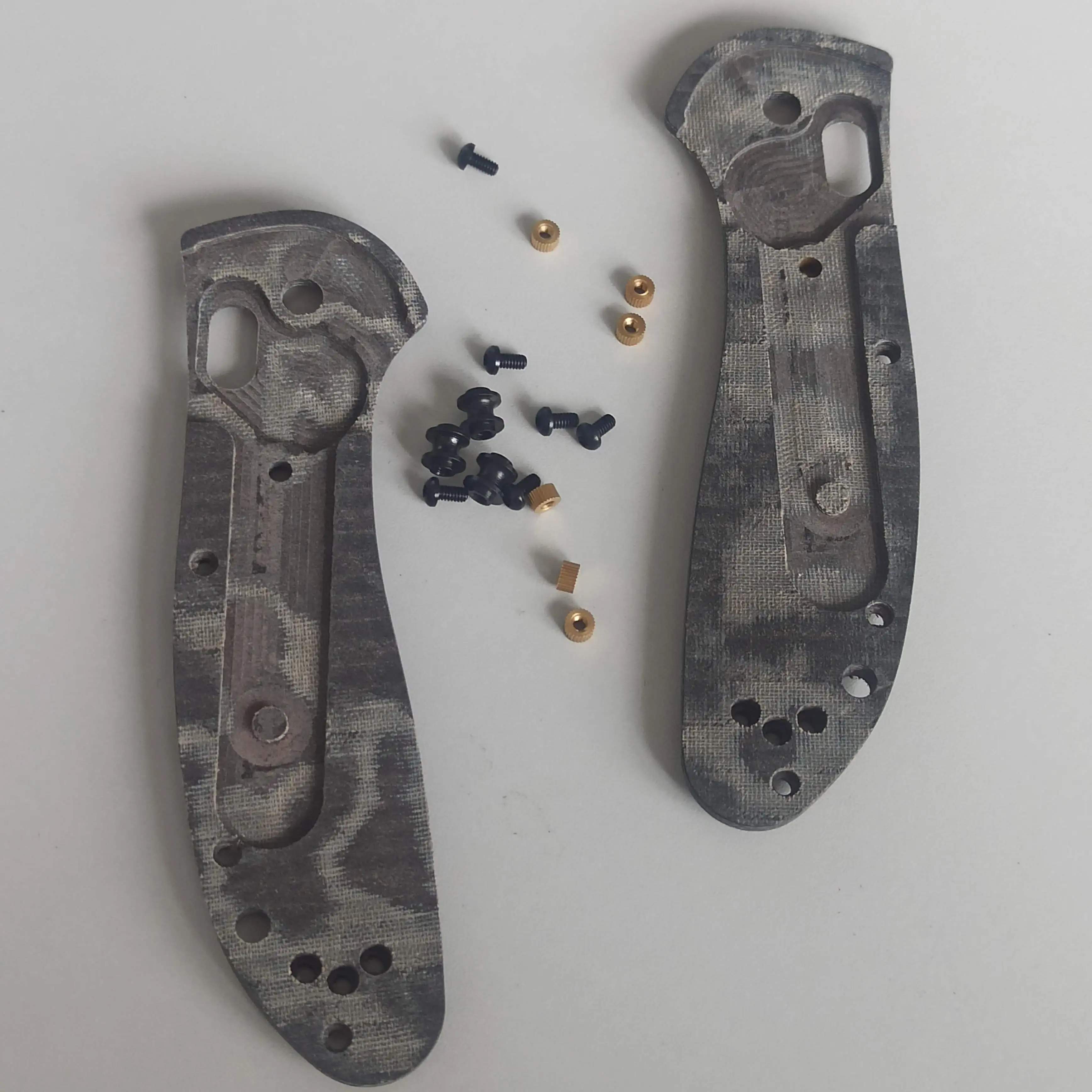

1 пара рукояток из материала микарта для складного ножа Benchmade Griptilian 551