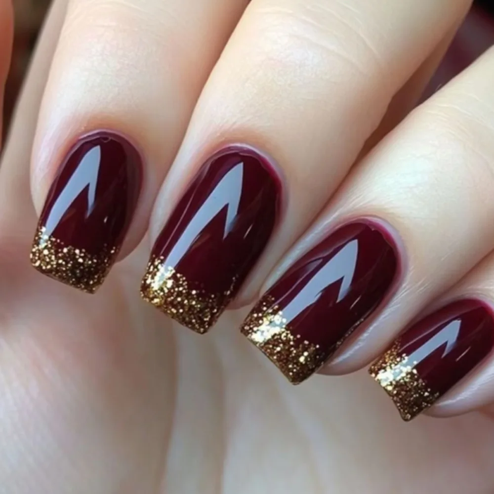 

24PCS Simple Wine Red Short Square False Nails Sweet Cool Glitter Golden French Fake Nails Spice Girls Detachable Manicure Nails