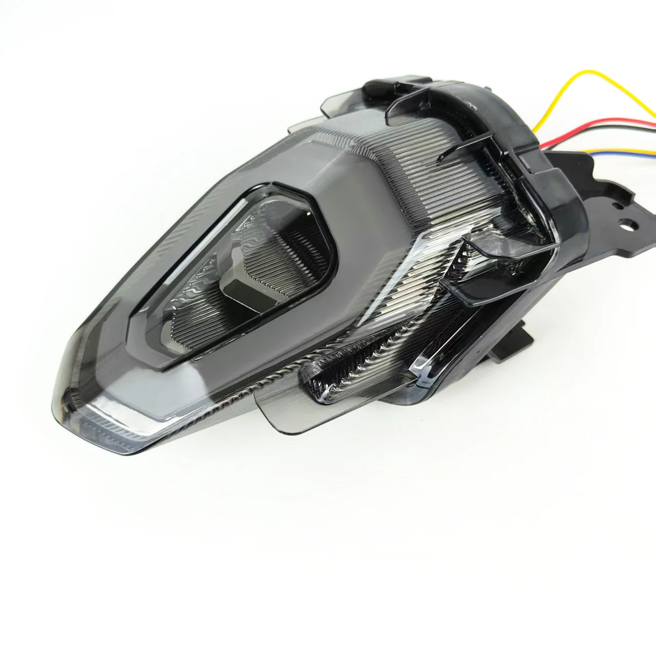 

Подходит для аксессуаров для мотоциклов Yamaha Y16ZR LC135, стоп-сигналов, плавких огней, задних фонарей с поддержкой цветового управления приложением.