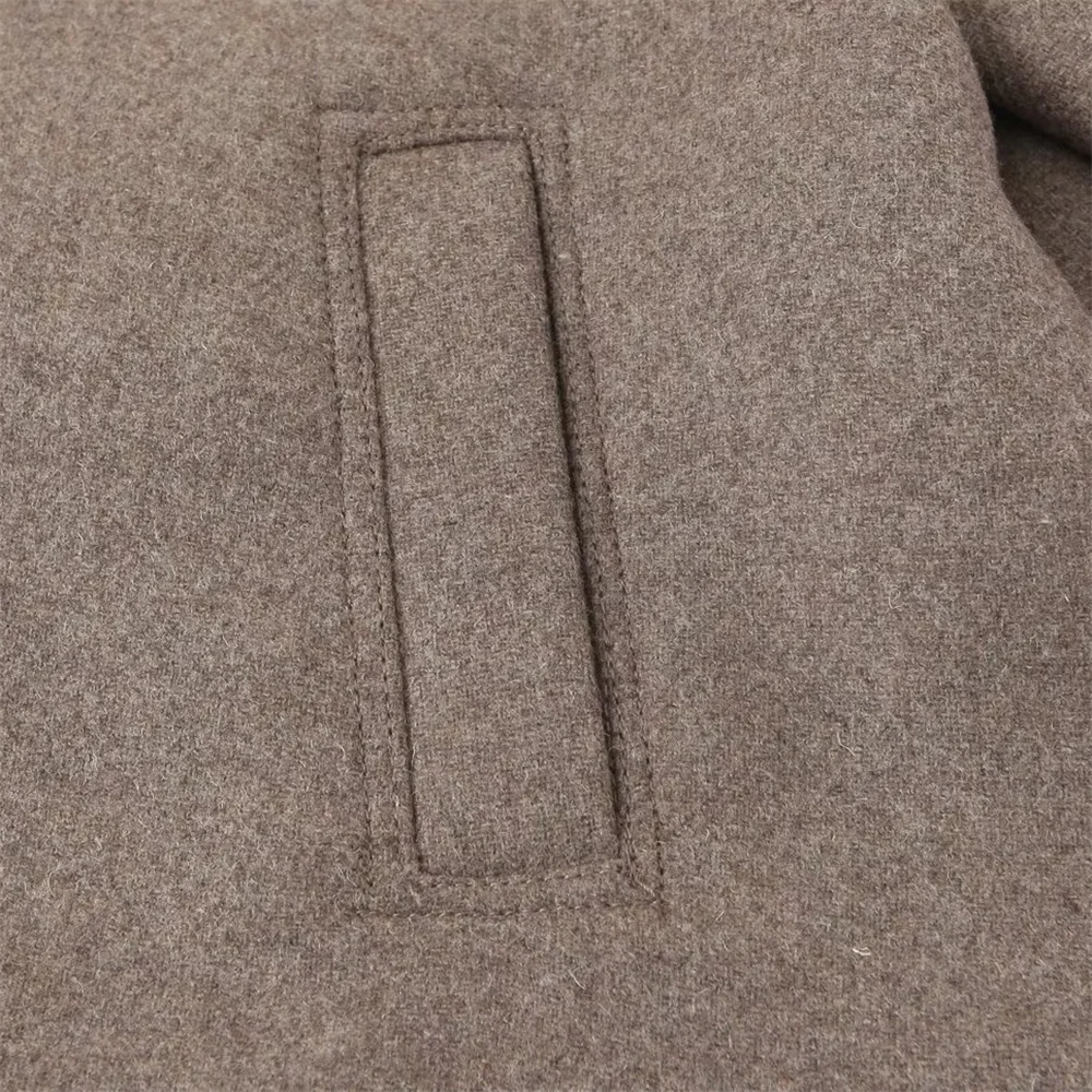 2025 شتاء منتج جديد المرأة عارضة مشبك جيب الديكور طويلة الأكمام طوق معطف الصوف معطف قصير