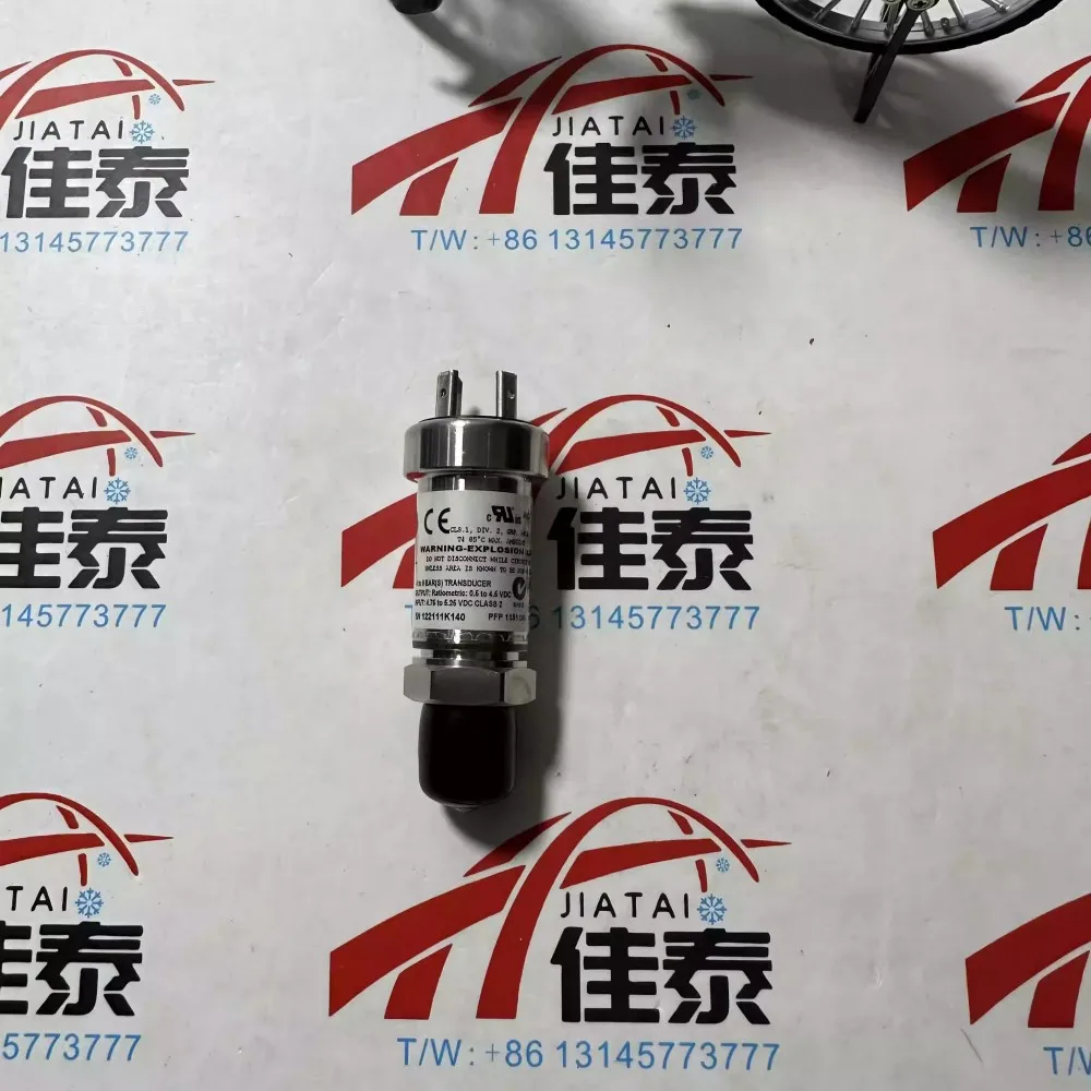 New for P499AGJS551 Johnson York pressure sensor 1373.337 precision control sensor