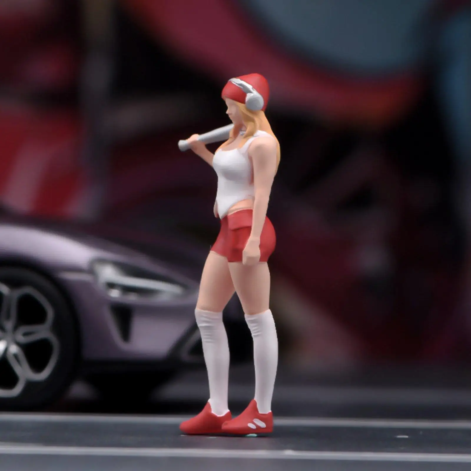 

1/64 Scale Street Girl Model Mini Standing Figure with Tank Top for Miniature Scene