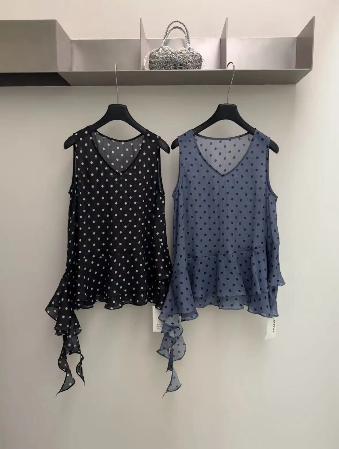 

Женский жилет без рукавов в горошек Lilian Enyill, свободный крой, удобный для повседневной носки, универсальный стиль, приятный для кожи, дышащий, с V-образным вырезом