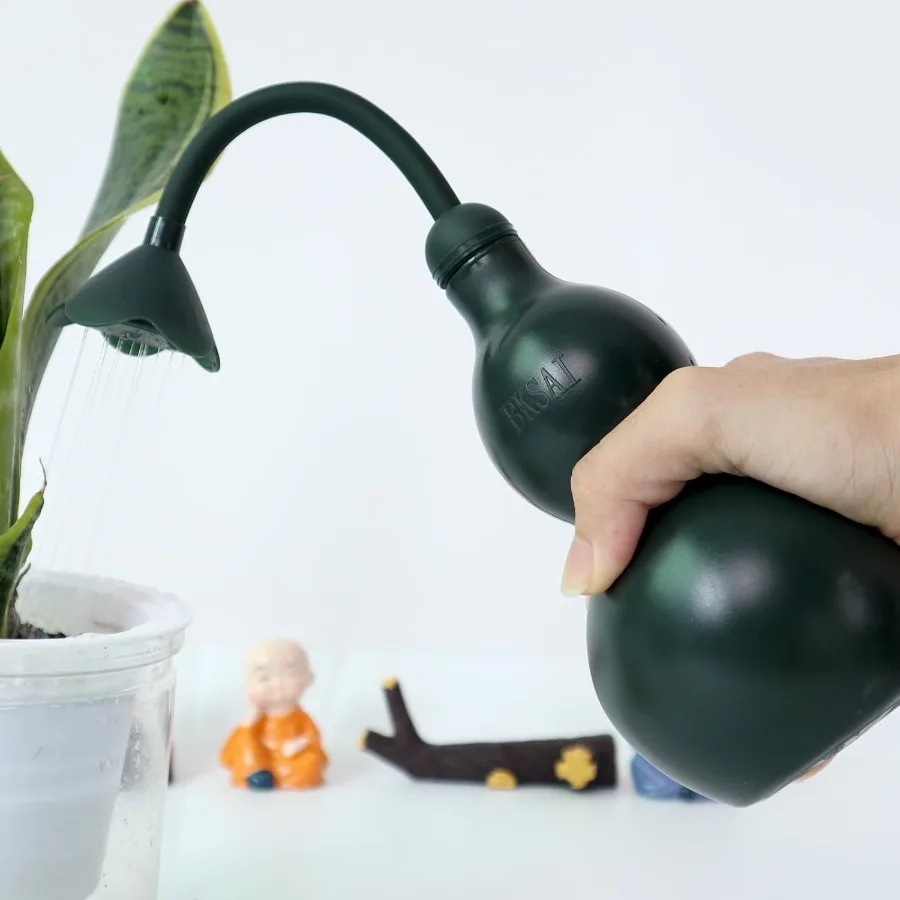 

Squeeze Bottles for Plants 11oz Small Watering Can for Succulent MultiFunction Squirt Bottle for Seedling Watering Cleaning Tat