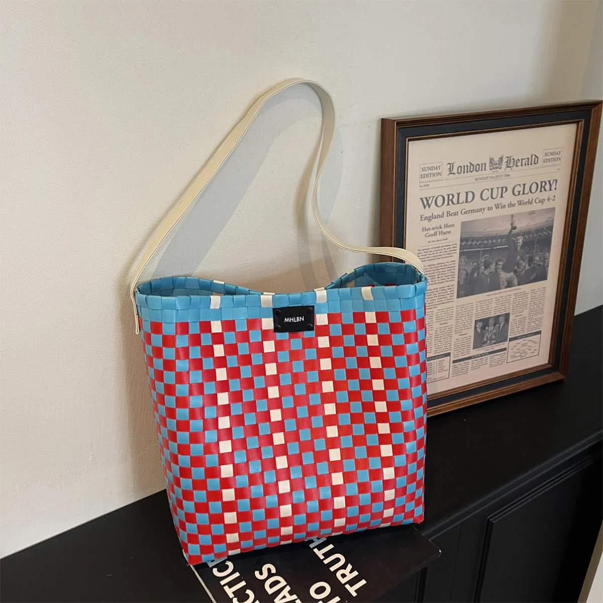 

Модная женская сумка-тоут с цветными блоками и тканой этикеткой, на плечо, большая вместимость, легкая, дышащая, для поездок на работу и шопинга