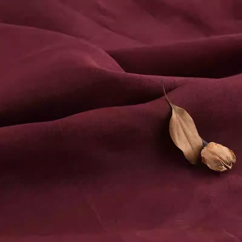 

50x138 cm pure ramie fabric, suitable for making breathable summer clothing such as shirts, dresses, and qipaos.