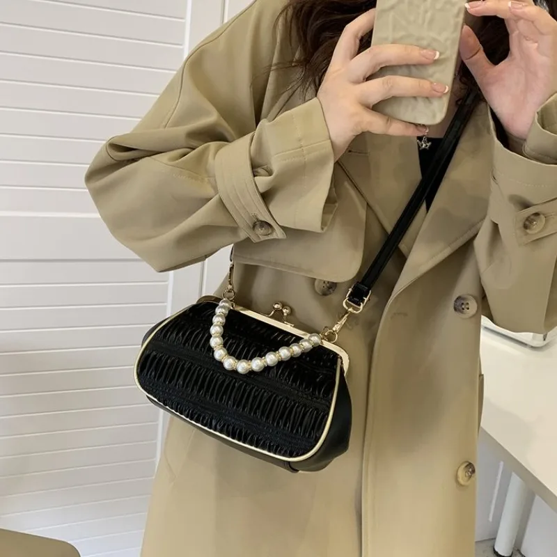 

Elegant Parisian Designer Bag Ladies Soft Leather Classic Retro Look High End Daily Carry Handbag