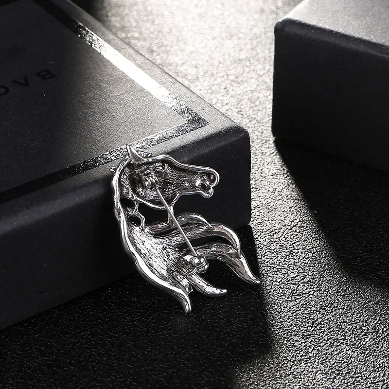 Retro High-grade Crystal Animal Horse Brooch Men\'s Suit Shirt Corsage Lapel Pin Badge Clothing Brooches for Women Accessories
