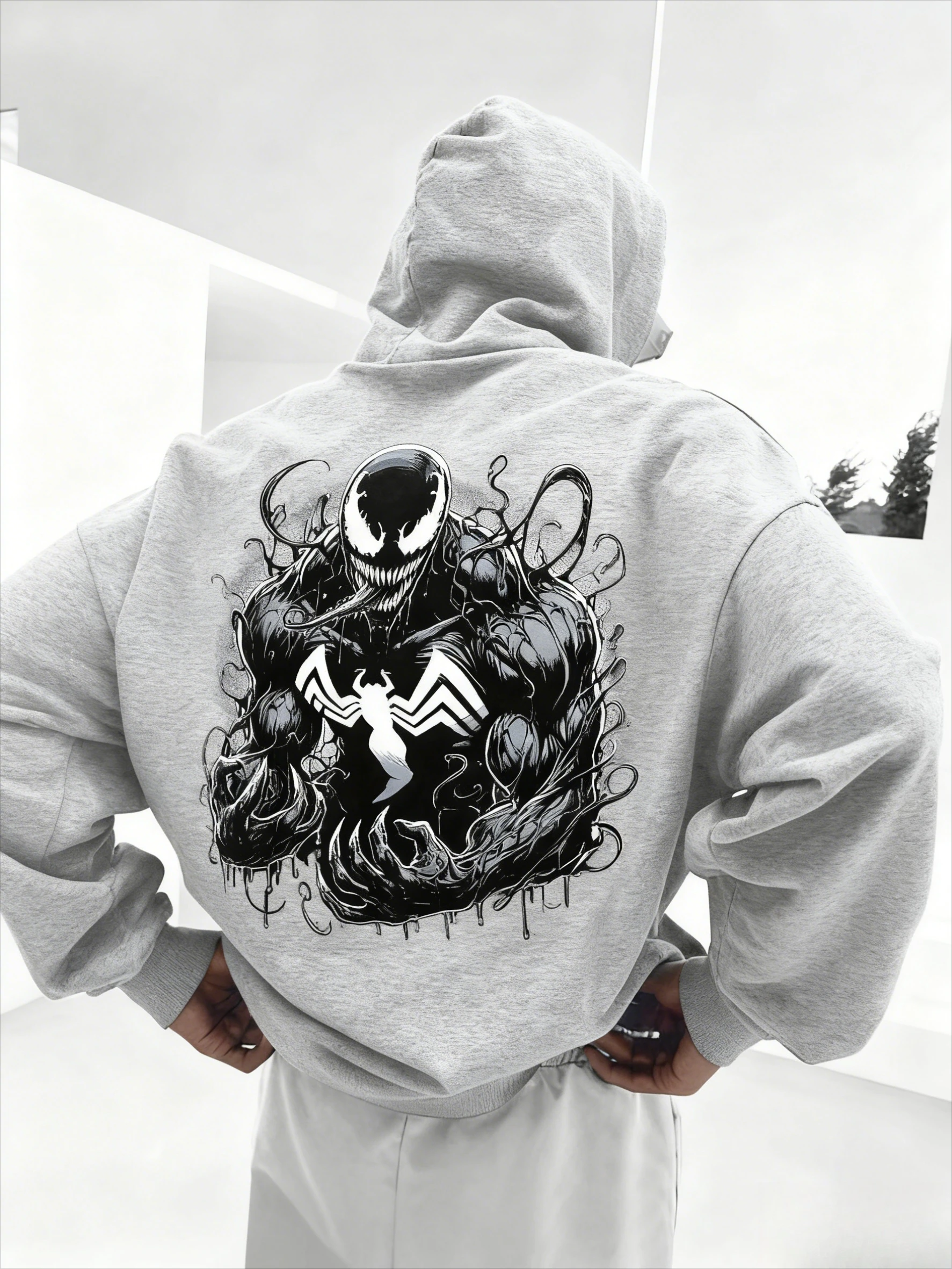 เสื้อฮู้ดผู้ชายลายพิมพ์ตัวละคร Marvel Venom Symbiote สไตล์ลำลองทันสมัย พร้อมรายละเอียดฟัน, เสื้อสเวตเชิ้ตแบบสวมหัวลำลอง