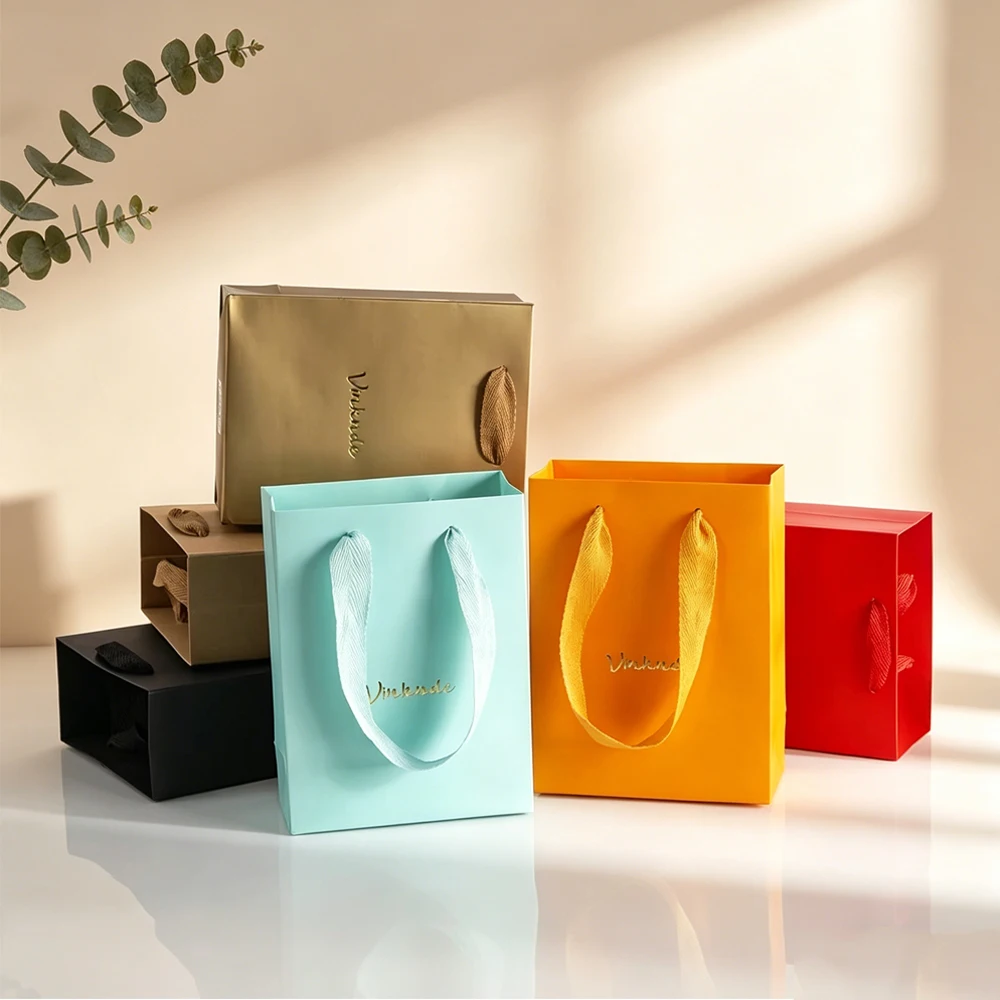 

24pcs Personalized Logo Jewelry Packaging Paper Handle Bag Shopping Gift Organizer Handbag Cosmetic Wig Candy Wedding Favors Bag