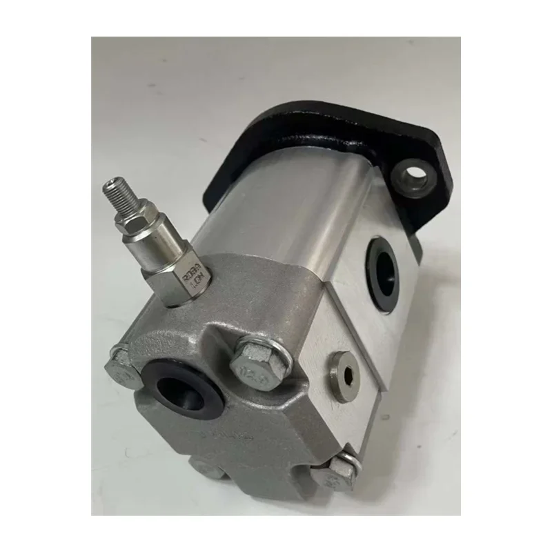 Excavator Spare Parts 31NB-30020 Piston Gear Pump For R450-7 R500-7 R455 fan motor